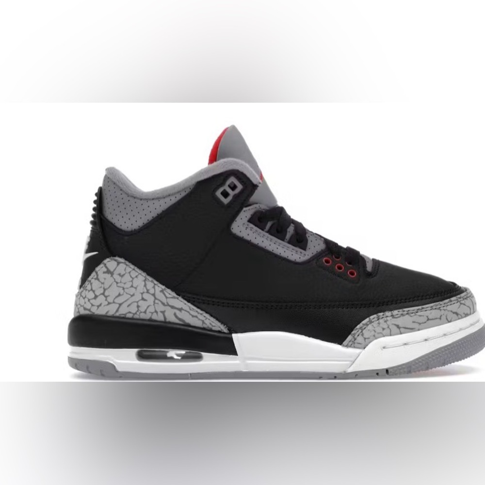 Nike Air Jordan 3 Retro (GS)      Kids Shoes Size 6.5 Y Black and Gray